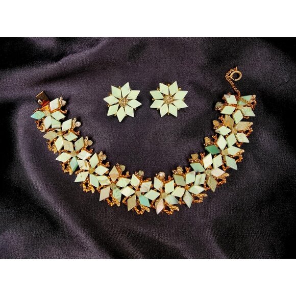 Rare Find Vintage SWOBODA Green Stones Gold Tone Jewelry Set - Picture 3 of 5